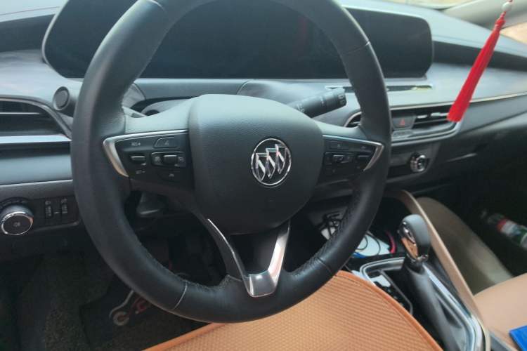 Used Buick GL6 2021 323T Mild Hybrid Connect Luxury Model Steering Wheel