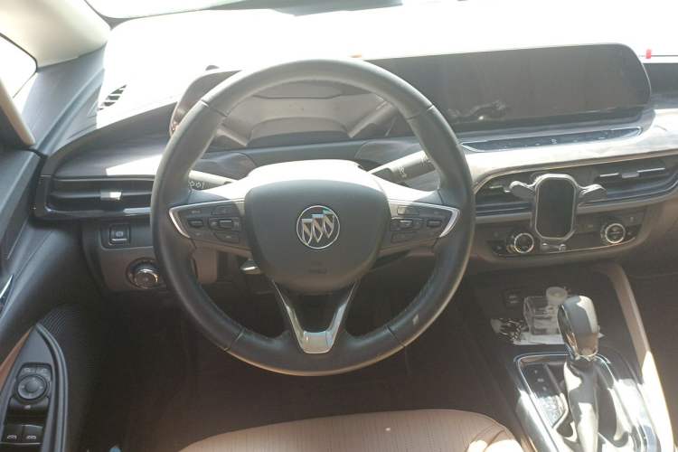 Used Buick GL6 2021 323T Mild Hybrid Connect Luxury Model Steering Wheel