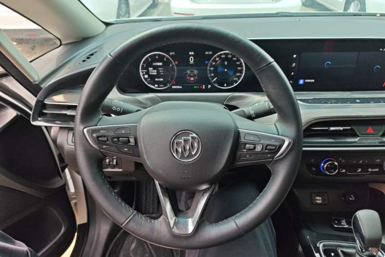 Used Buick GL6 2021 323T Mild Hybrid Connect Luxury Model Steering Wheel