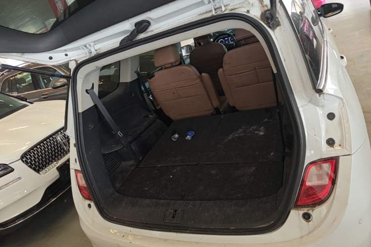 Used Buick GL6 2021 323T Mild Hybrid Connect Luxury Model Trunk