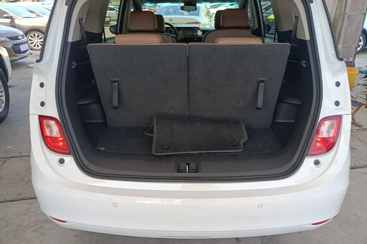 Used Buick GL6 2021 323T Mild Hybrid Connect Prestige Model Trunk