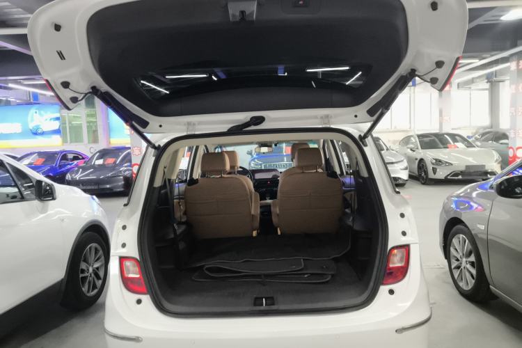 Used Buick GL6 2021 323T Mild Hybrid Connect Prestige Model Trunk