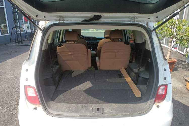 Used Buick GL6 2021 323T Mild Hybrid Connect Luxury Model Trunk