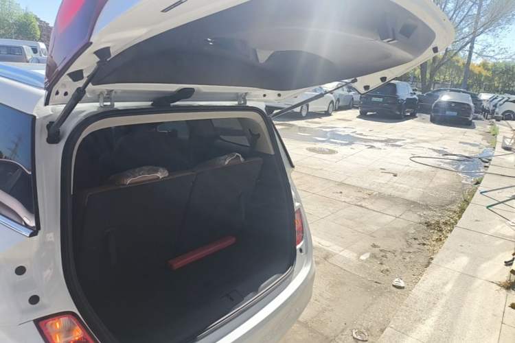 Used Buick GL6 2021 323T Mild Hybrid Connect Luxury Model Trunk