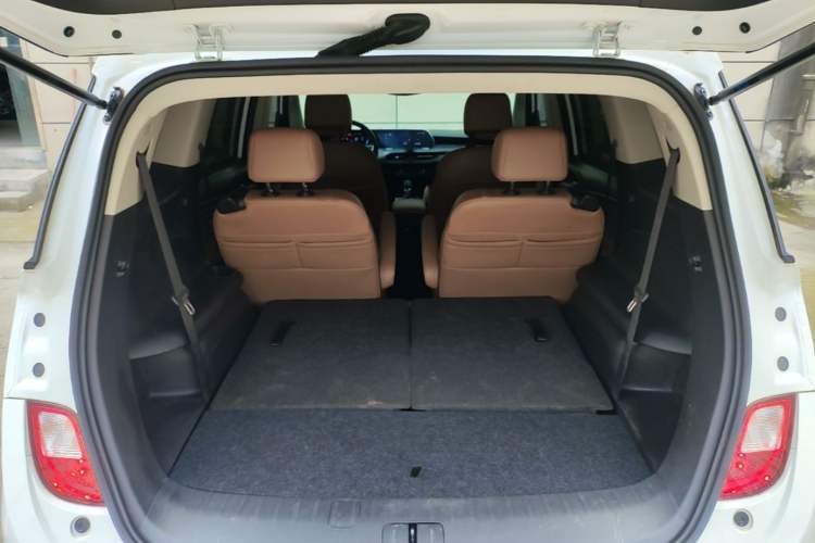 Used Buick GL6 2021 323T Mild Hybrid Connect Luxury Model Trunk