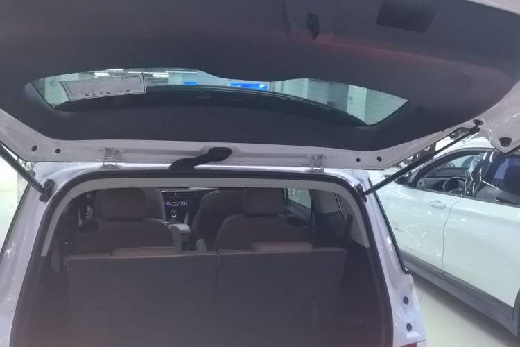 Used Buick GL6 2021 323T Mild Hybrid Connect Luxury Model Trunk