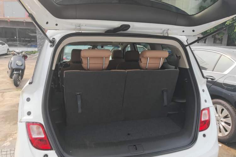 Used Buick GL6 2021 323T Mild Hybrid Connect Luxury Model Trunk