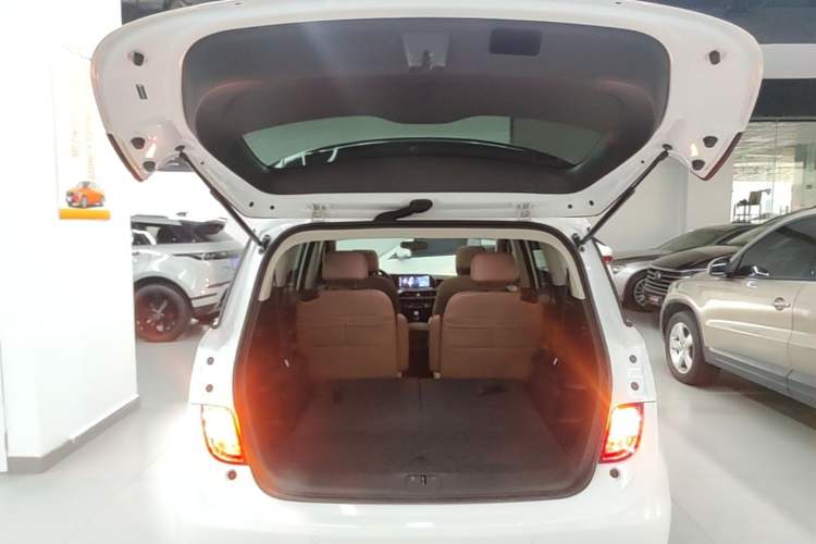 Used Buick GL6 2021 323T Mild Hybrid Connect Luxury Model Trunk
