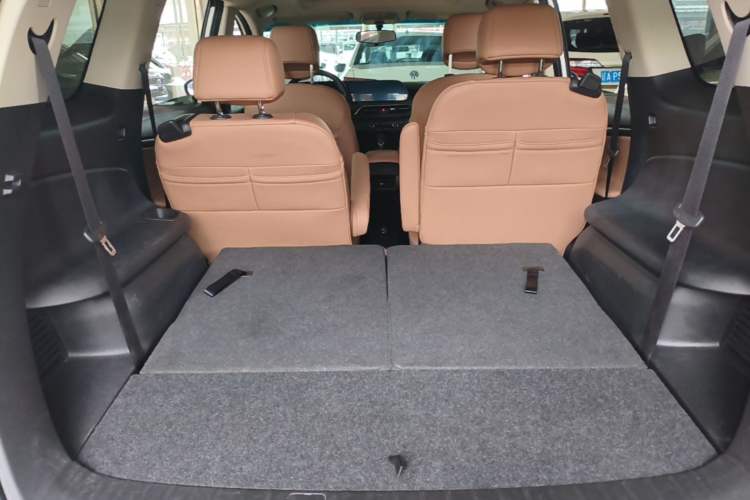 Used Buick GL6 2021 323T Mild Hybrid Connect Luxury Model Trunk