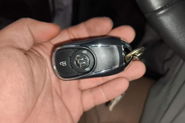 Used Buick GL6 2021 323T Mild Hybrid Connect Luxury Model Vehicle Key