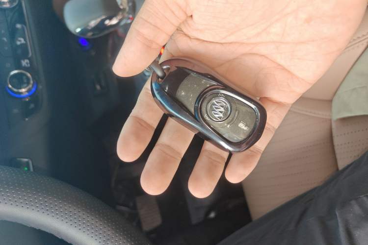 Used Buick GL6 2021 323T Mild Hybrid Connect Luxury Model Vehicle Key