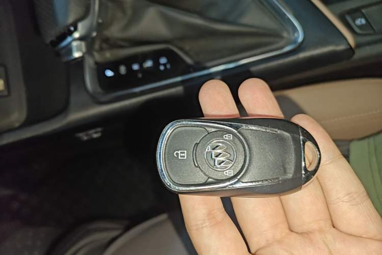Used Buick GL6 2021 323T Mild Hybrid Connect Prestige Model Vehicle Key