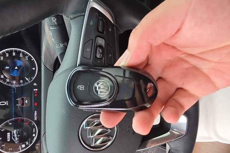 Used Buick GL6 2021 323T Mild Hybrid Connect Luxury Model Vehicle Key