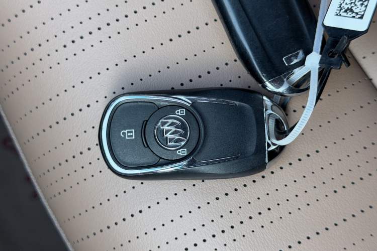 Used Buick GL6 2021 323T Mild Hybrid Connect Luxury Model Vehicle Key