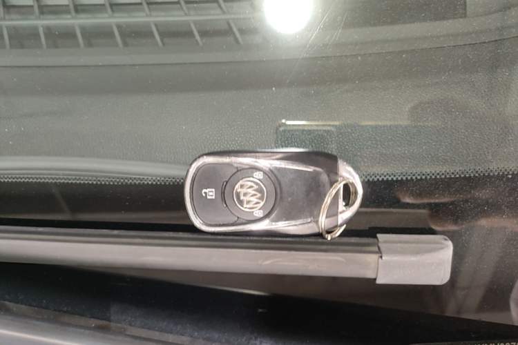 Used Buick GL6 2021 323T Mild Hybrid Connect Luxury Model Vehicle Key