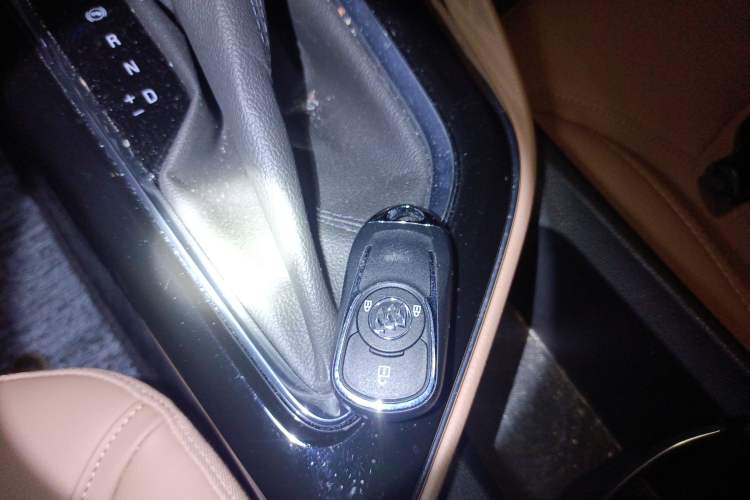 Used Buick GL6 2021 323T Mild Hybrid Connect Prestige Model Vehicle Key