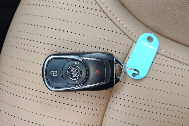 Used Buick GL6 2021 323T Mild Hybrid Connect Luxury Model Vehicle Key