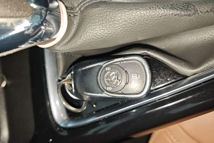 Used Buick GL6 2021 323T Mild Hybrid Connect Luxury Model Vehicle Key