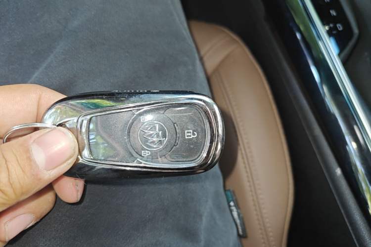 Used Buick GL6 2021 323T Mild Hybrid Connect Luxury Model Vehicle Key