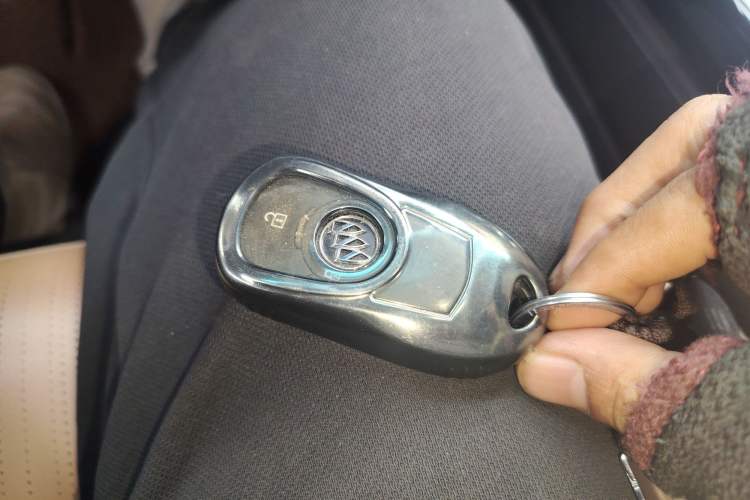 Used Buick GL6 2021 323T Mild Hybrid Connect Luxury Model Vehicle Key
