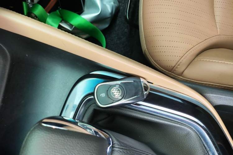 Used Buick GL6 2021 323T Mild Hybrid Connect Luxury Model Vehicle Key