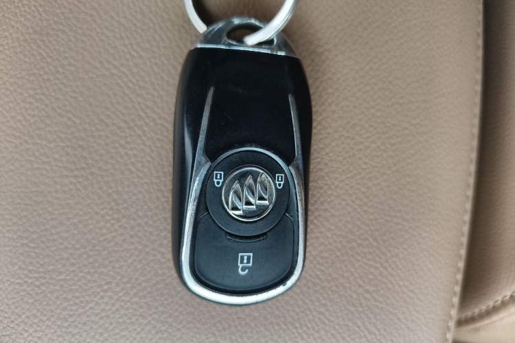 Used Buick GL6 2021 323T Mild Hybrid Connect Prestige Model Vehicle Key