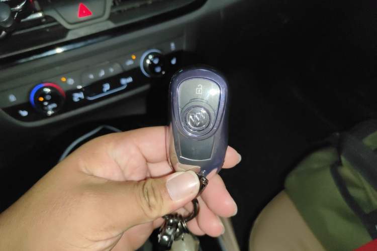 Used Buick GL6 2021 323T Mild Hybrid Connect Luxury Model Vehicle Key