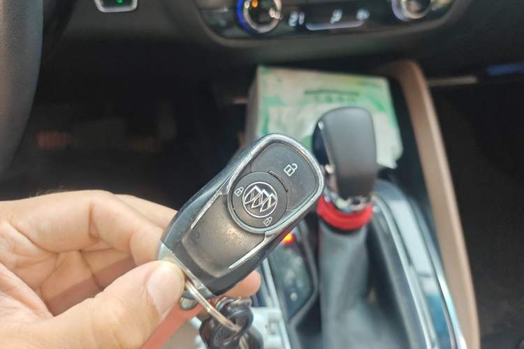 Used Buick GL6 2021 323T Mild Hybrid Connect Luxury Model Vehicle Key