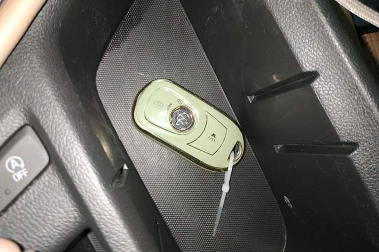 Used Buick GL6 2021 323T Mild Hybrid Connect Luxury Model Vehicle Key