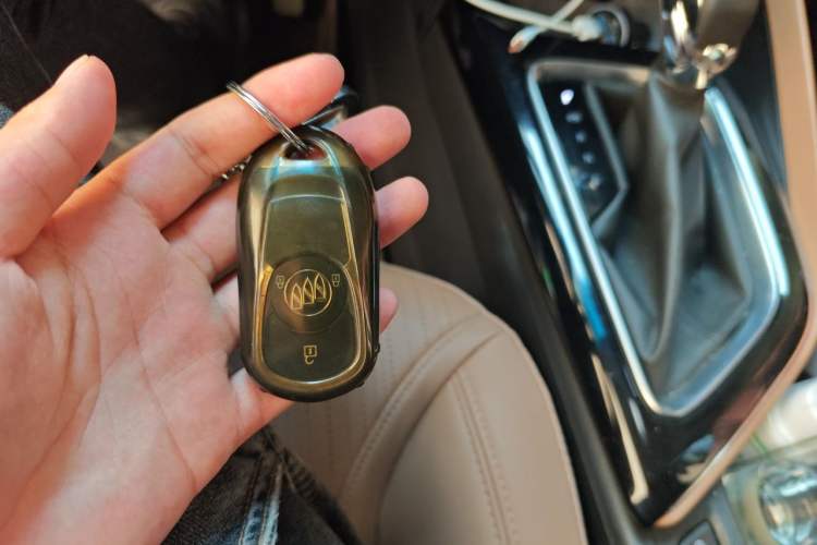 Used Buick GL6 2021 323T Mild Hybrid Connect Luxury Model Vehicle Key