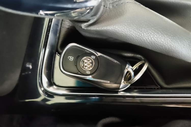 Used Buick GL6 2021 323T Mild Hybrid Connect Luxury Model Vehicle Key
