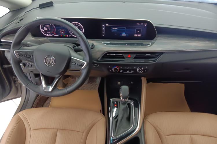 Used Buick GL6 2021 323T Mild Hybrid Connect Luxury Model Center Console