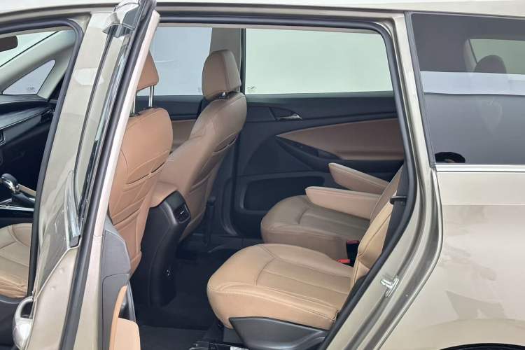 Used Buick GL6 2021 323T Mild Hybrid Connect Luxury Model Interior 4