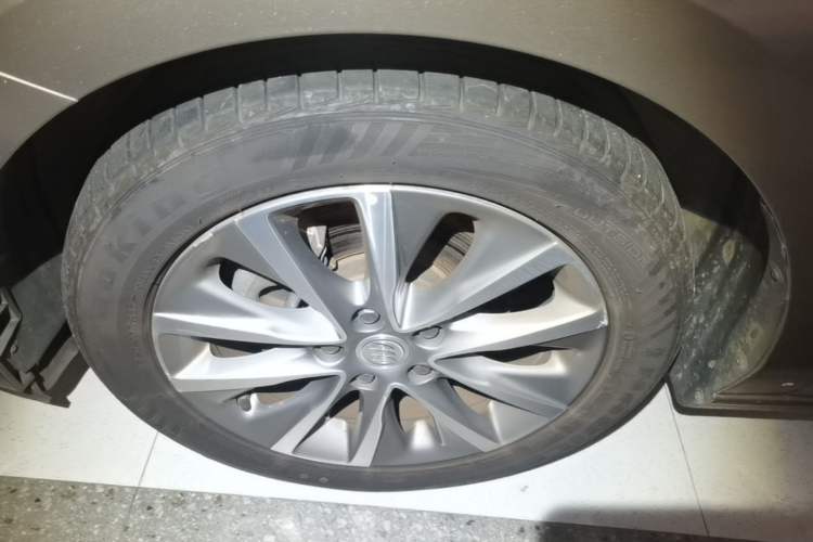 Used Buick GL6 2021 323T Mild Hybrid Connect Luxury Model Left Front Wheel Hub