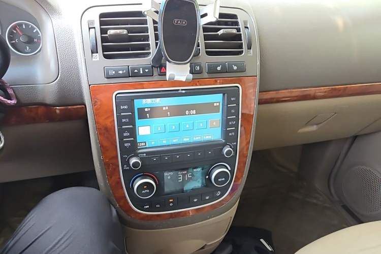 Used Buick GL8 2006 Lu Zun 3.0L XT Navigation Edition Audio And AC Panel