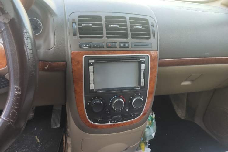 Used Buick GL8 2006 Lu Zun 3.0L CT Comfort Edition Audio And AC Panel