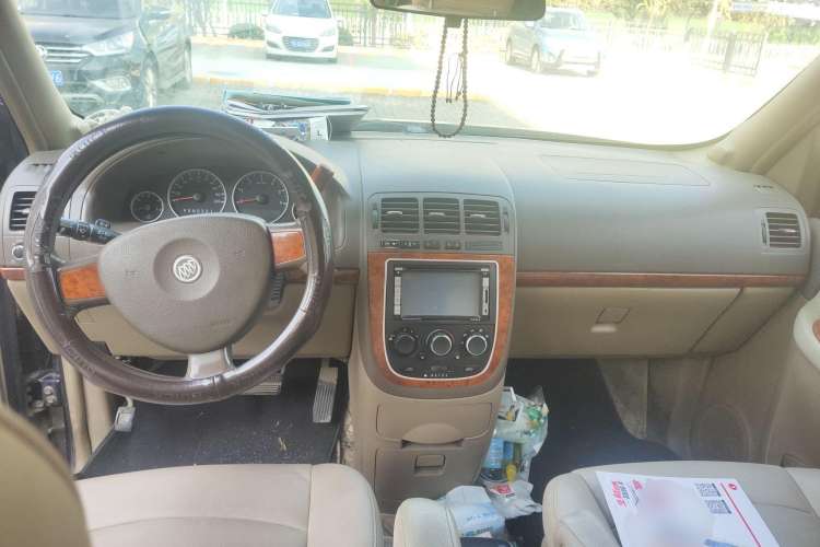 Used Buick GL8 2006 Lu Zun 3.0L CT Comfort Edition Center Console