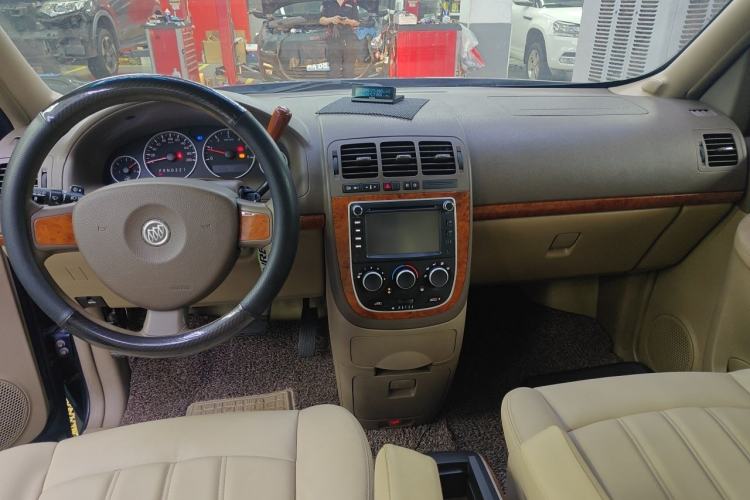 Used Buick GL8 2006 Lu Zun 3.0L CT Comfort Edition Center Console