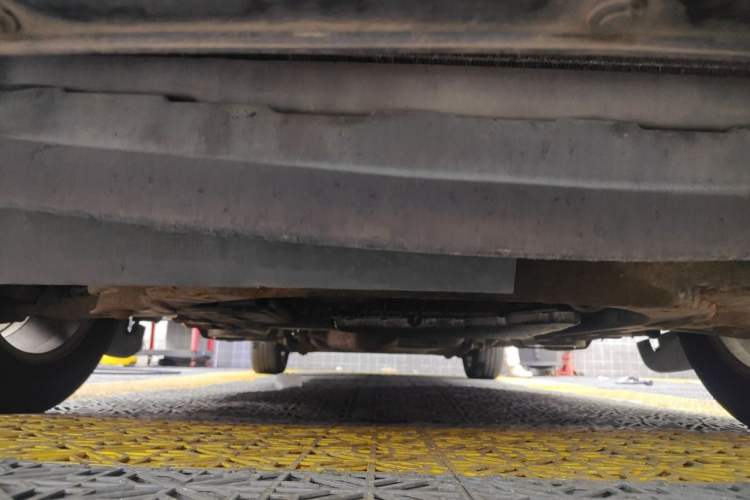 Used Buick GL8 2006 Lu Zun 3.0L CT Comfort Edition Chassis Front