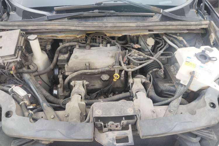Used Buick GL8 2006 Lu Zun 3.0L CT Comfort Edition Engine Bay