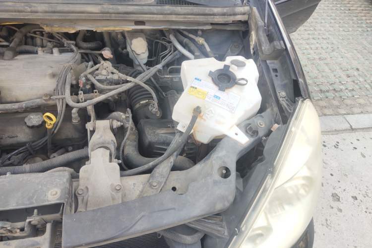Used Buick GL8 2006 Lu Zun 3.0L CT Comfort Edition Engine Bay Left