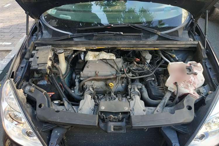 Used Buick GL8 2006 Lu Zun 3.0L CT Comfort Edition Engine Bay
