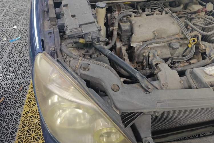 Used Buick GL8 2006 Lu Zun 3.0L CT Comfort Edition Engine Bay Right