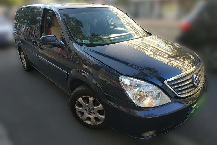 Used Buick GL8 2006 Lu Zun 3.0L CT Comfort Edition Front Right 45 Deg