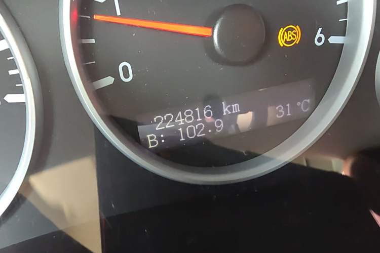Used Buick GL8 2006 Lu Zun 3.0L XT Navigation Edition Odometer Close Up