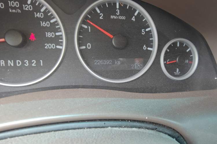 Used Buick GL8 2006 Lu Zun 3.0L CT Comfort Edition Odometer Close Up