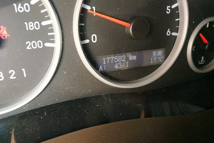 Used Buick GL8 2006 Lu Zun 3.0L CT Comfort Edition Odometer Close Up