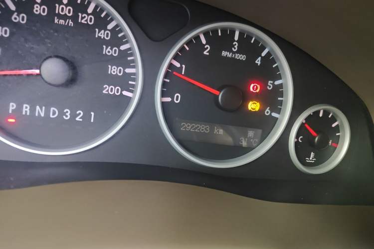 Used Buick GL8 2006 Lu Zun 3.0L CT Comfort Edition Odometer Close Up