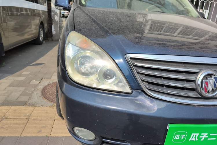 Used Buick GL8 2006 Lu Zun 3.0L LT Luxury Edition Right Front Headlight