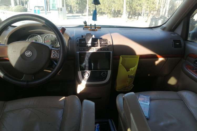 Used Buick GL8 2006 Lu Zun 3.0L GT Elite Edition Center Console